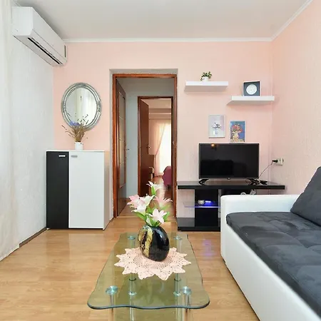Apartment Fuer 4 Personen Ca 48 Qm In Peroj, Istrien Istrische Riviera Peroj